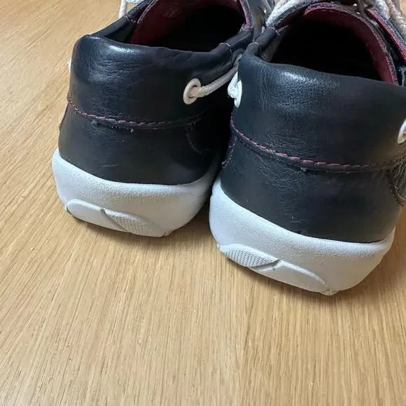 SASSize 7 Catalina Lace Up Boat Shoe Tripad Comfort Made in USA Navy